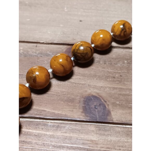 Vintage Necklace Marbelized Browns String Beaded Made in Hong Kong New Old Stock - Picture 16 of 16